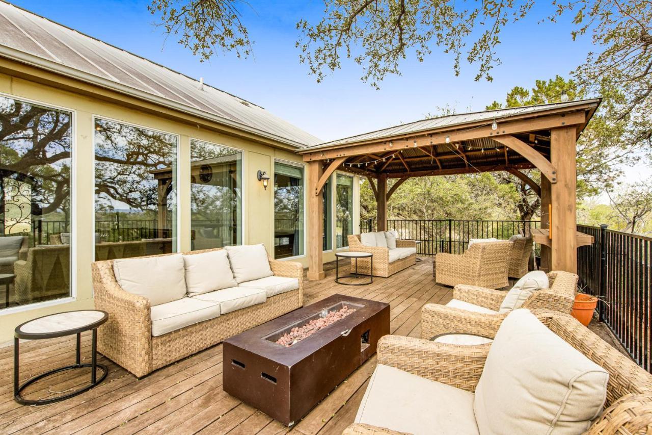 Cliff Side Oasis Villa Spicewood Bagian luar foto