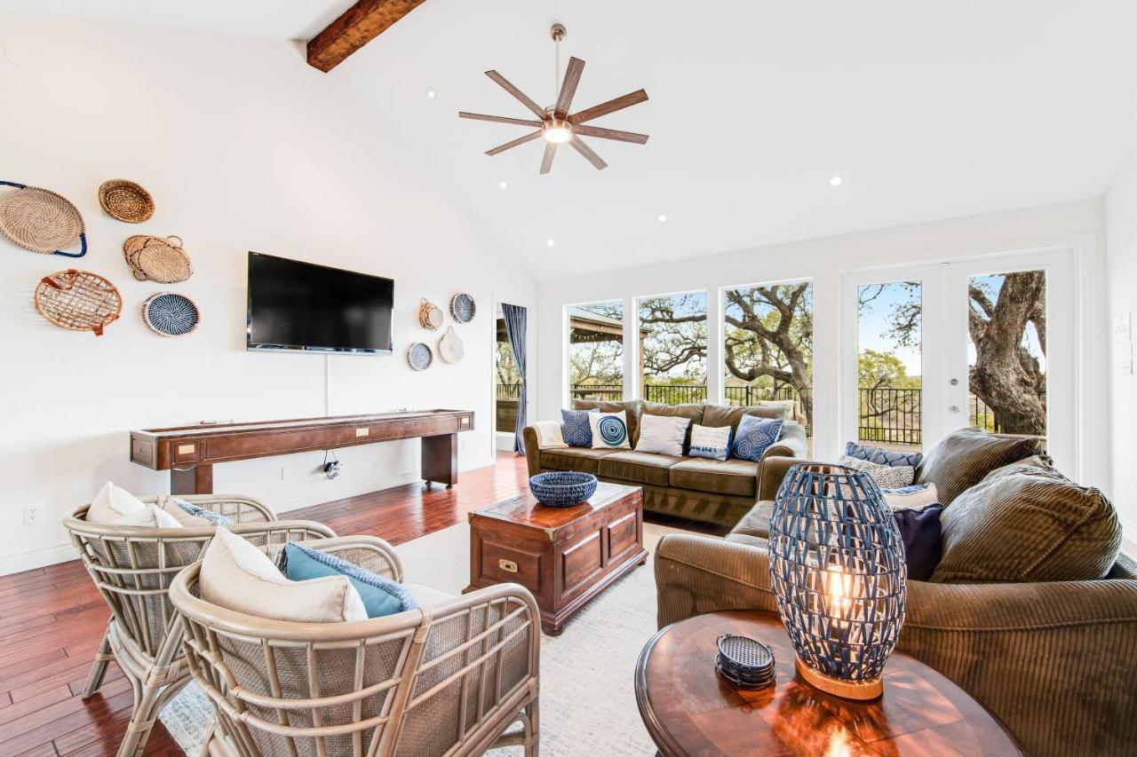 Cliff Side Oasis Villa Spicewood Bagian luar foto