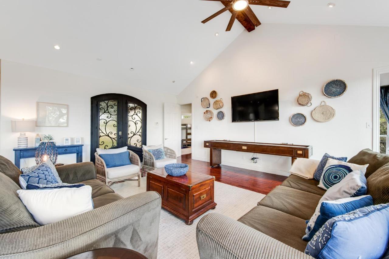 Cliff Side Oasis Villa Spicewood Bagian luar foto
